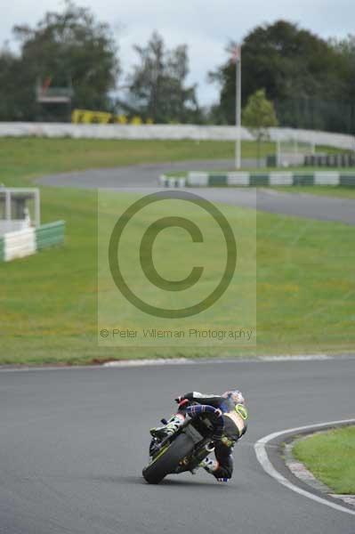 Mallory park Leicestershire;Mallory park photographs;Motorcycle action photographs;event digital images;eventdigitalimages;mallory park;no limits trackday;peter wileman photography;trackday;trackday digital images;trackday photos