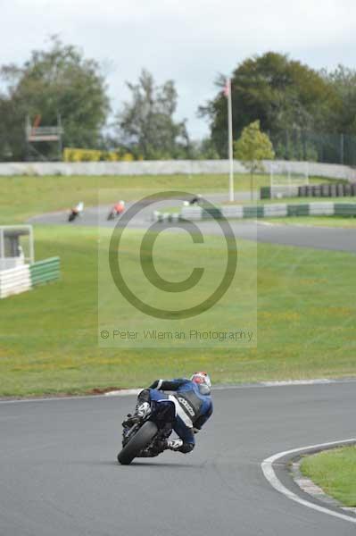 Mallory park Leicestershire;Mallory park photographs;Motorcycle action photographs;event digital images;eventdigitalimages;mallory park;no limits trackday;peter wileman photography;trackday;trackday digital images;trackday photos
