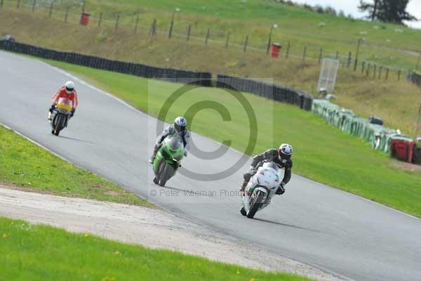 Mallory park Leicestershire;Mallory park photographs;Motorcycle action photographs;event digital images;eventdigitalimages;mallory park;no limits trackday;peter wileman photography;trackday;trackday digital images;trackday photos