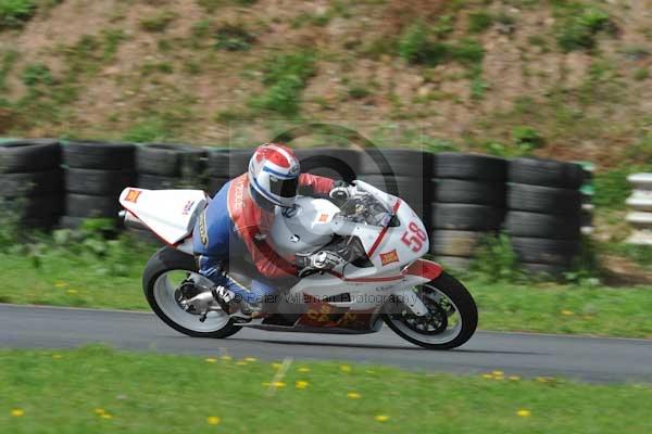 Mallory park Leicestershire;Mallory park photographs;Motorcycle action photographs;event digital images;eventdigitalimages;mallory park;no limits trackday;peter wileman photography;trackday;trackday digital images;trackday photos