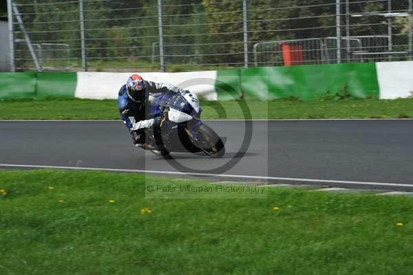 Mallory park Leicestershire;Mallory park photographs;Motorcycle action photographs;event digital images;eventdigitalimages;mallory park;no limits trackday;peter wileman photography;trackday;trackday digital images;trackday photos