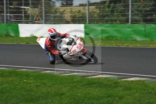 Mallory park Leicestershire;Mallory park photographs;Motorcycle action photographs;event digital images;eventdigitalimages;mallory park;no limits trackday;peter wileman photography;trackday;trackday digital images;trackday photos