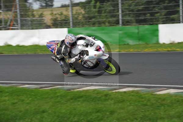 Mallory park Leicestershire;Mallory park photographs;Motorcycle action photographs;event digital images;eventdigitalimages;mallory park;no limits trackday;peter wileman photography;trackday;trackday digital images;trackday photos