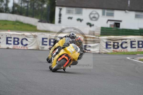 Mallory park Leicestershire;Mallory park photographs;Motorcycle action photographs;event digital images;eventdigitalimages;mallory park;no limits trackday;peter wileman photography;trackday;trackday digital images;trackday photos