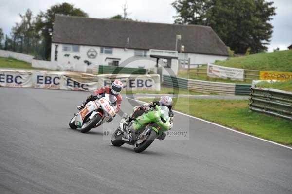 Mallory park Leicestershire;Mallory park photographs;Motorcycle action photographs;event digital images;eventdigitalimages;mallory park;no limits trackday;peter wileman photography;trackday;trackday digital images;trackday photos