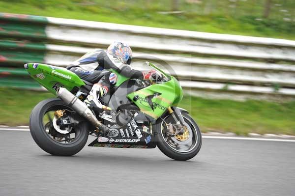 Mallory park Leicestershire;Mallory park photographs;Motorcycle action photographs;event digital images;eventdigitalimages;mallory park;no limits trackday;peter wileman photography;trackday;trackday digital images;trackday photos