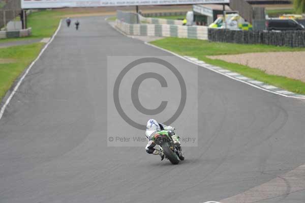Mallory park Leicestershire;Mallory park photographs;Motorcycle action photographs;event digital images;eventdigitalimages;mallory park;no limits trackday;peter wileman photography;trackday;trackday digital images;trackday photos