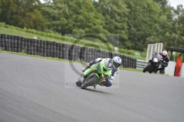 Mallory park Leicestershire;Mallory park photographs;Motorcycle action photographs;event digital images;eventdigitalimages;mallory park;no limits trackday;peter wileman photography;trackday;trackday digital images;trackday photos