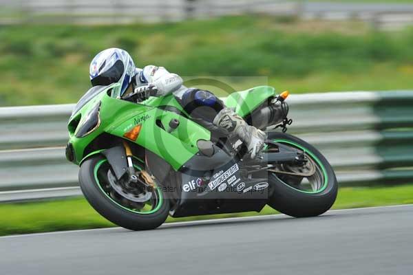 Mallory park Leicestershire;Mallory park photographs;Motorcycle action photographs;event digital images;eventdigitalimages;mallory park;no limits trackday;peter wileman photography;trackday;trackday digital images;trackday photos