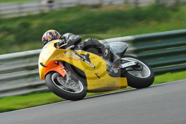 Mallory park Leicestershire;Mallory park photographs;Motorcycle action photographs;event digital images;eventdigitalimages;mallory park;no limits trackday;peter wileman photography;trackday;trackday digital images;trackday photos