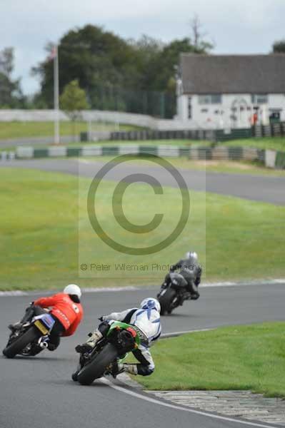 Mallory park Leicestershire;Mallory park photographs;Motorcycle action photographs;event digital images;eventdigitalimages;mallory park;no limits trackday;peter wileman photography;trackday;trackday digital images;trackday photos