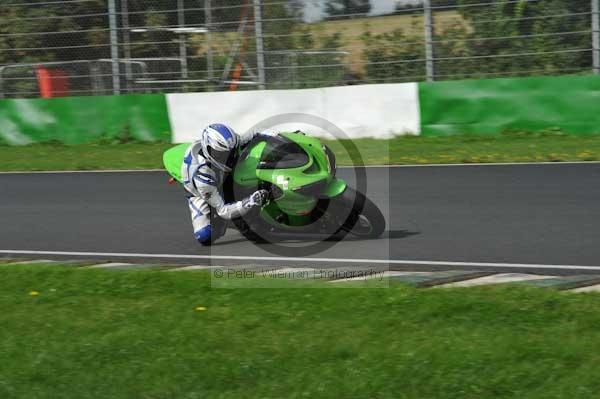 Mallory park Leicestershire;Mallory park photographs;Motorcycle action photographs;event digital images;eventdigitalimages;mallory park;no limits trackday;peter wileman photography;trackday;trackday digital images;trackday photos