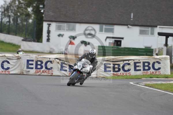 Mallory park Leicestershire;Mallory park photographs;Motorcycle action photographs;event digital images;eventdigitalimages;mallory park;no limits trackday;peter wileman photography;trackday;trackday digital images;trackday photos
