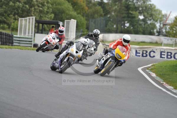 Mallory park Leicestershire;Mallory park photographs;Motorcycle action photographs;event digital images;eventdigitalimages;mallory park;no limits trackday;peter wileman photography;trackday;trackday digital images;trackday photos
