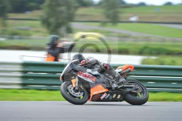 Mallory park Leicestershire;Mallory park photographs;Motorcycle action photographs;event digital images;eventdigitalimages;mallory park;no limits trackday;peter wileman photography;trackday;trackday digital images;trackday photos