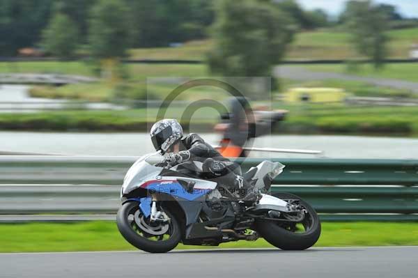 Mallory park Leicestershire;Mallory park photographs;Motorcycle action photographs;event digital images;eventdigitalimages;mallory park;no limits trackday;peter wileman photography;trackday;trackday digital images;trackday photos
