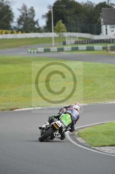 Mallory park Leicestershire;Mallory park photographs;Motorcycle action photographs;event digital images;eventdigitalimages;mallory park;no limits trackday;peter wileman photography;trackday;trackday digital images;trackday photos