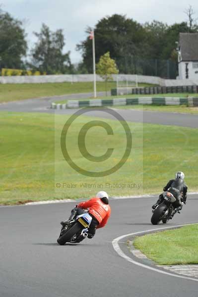 Mallory park Leicestershire;Mallory park photographs;Motorcycle action photographs;event digital images;eventdigitalimages;mallory park;no limits trackday;peter wileman photography;trackday;trackday digital images;trackday photos