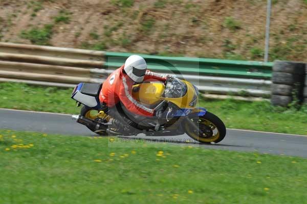 Mallory park Leicestershire;Mallory park photographs;Motorcycle action photographs;event digital images;eventdigitalimages;mallory park;no limits trackday;peter wileman photography;trackday;trackday digital images;trackday photos