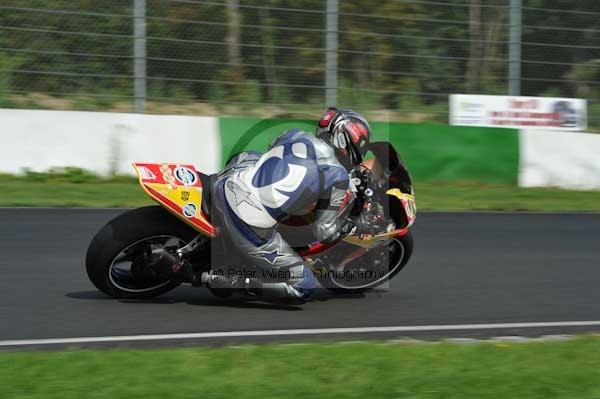 Mallory park Leicestershire;Mallory park photographs;Motorcycle action photographs;event digital images;eventdigitalimages;mallory park;no limits trackday;peter wileman photography;trackday;trackday digital images;trackday photos