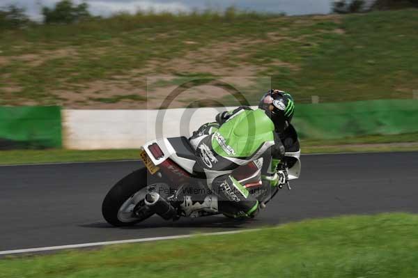 Mallory park Leicestershire;Mallory park photographs;Motorcycle action photographs;event digital images;eventdigitalimages;mallory park;no limits trackday;peter wileman photography;trackday;trackday digital images;trackday photos