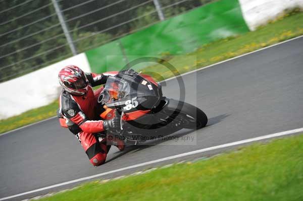 Mallory park Leicestershire;Mallory park photographs;Motorcycle action photographs;event digital images;eventdigitalimages;mallory park;no limits trackday;peter wileman photography;trackday;trackday digital images;trackday photos