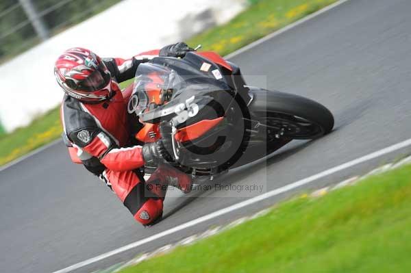 Mallory park Leicestershire;Mallory park photographs;Motorcycle action photographs;event digital images;eventdigitalimages;mallory park;no limits trackday;peter wileman photography;trackday;trackday digital images;trackday photos