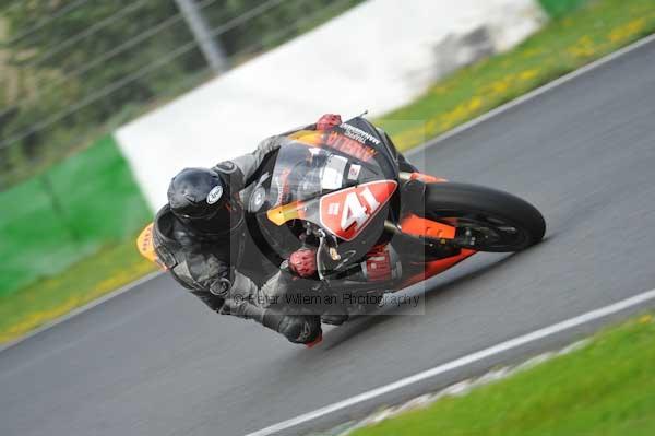 Mallory park Leicestershire;Mallory park photographs;Motorcycle action photographs;event digital images;eventdigitalimages;mallory park;no limits trackday;peter wileman photography;trackday;trackday digital images;trackday photos