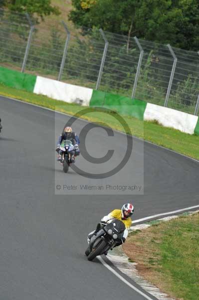 Mallory park Leicestershire;Mallory park photographs;Motorcycle action photographs;event digital images;eventdigitalimages;mallory park;no limits trackday;peter wileman photography;trackday;trackday digital images;trackday photos