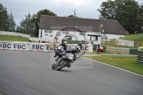 Mallory park Leicestershire;Mallory park photographs;Motorcycle action photographs;event digital images;eventdigitalimages;mallory park;no limits trackday;peter wileman photography;trackday;trackday digital images;trackday photos