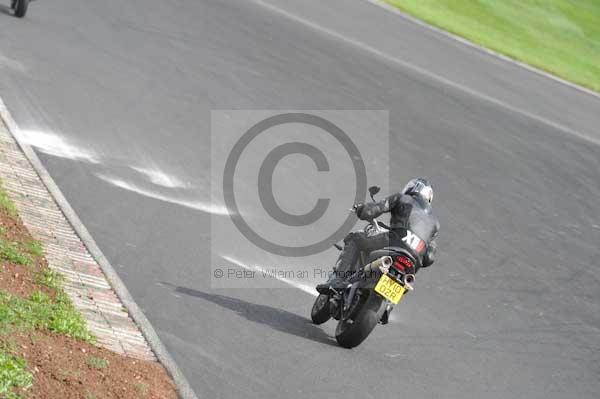 Mallory park Leicestershire;Mallory park photographs;Motorcycle action photographs;event digital images;eventdigitalimages;mallory park;no limits trackday;peter wileman photography;trackday;trackday digital images;trackday photos