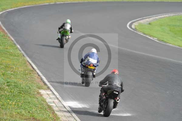 Mallory park Leicestershire;Mallory park photographs;Motorcycle action photographs;event digital images;eventdigitalimages;mallory park;no limits trackday;peter wileman photography;trackday;trackday digital images;trackday photos