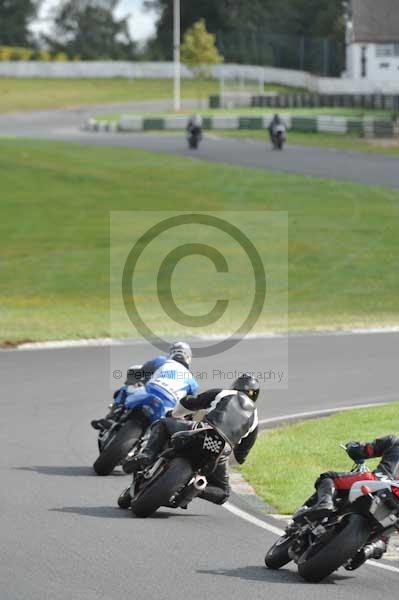 Mallory park Leicestershire;Mallory park photographs;Motorcycle action photographs;event digital images;eventdigitalimages;mallory park;no limits trackday;peter wileman photography;trackday;trackday digital images;trackday photos