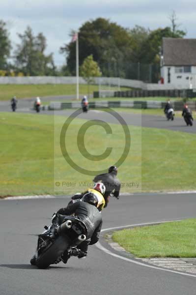 Mallory park Leicestershire;Mallory park photographs;Motorcycle action photographs;event digital images;eventdigitalimages;mallory park;no limits trackday;peter wileman photography;trackday;trackday digital images;trackday photos