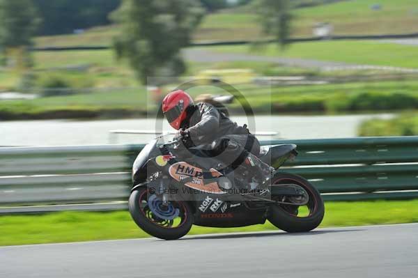 Mallory park Leicestershire;Mallory park photographs;Motorcycle action photographs;event digital images;eventdigitalimages;mallory park;no limits trackday;peter wileman photography;trackday;trackday digital images;trackday photos
