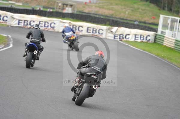 Mallory park Leicestershire;Mallory park photographs;Motorcycle action photographs;event digital images;eventdigitalimages;mallory park;no limits trackday;peter wileman photography;trackday;trackday digital images;trackday photos