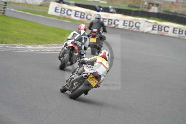 Mallory park Leicestershire;Mallory park photographs;Motorcycle action photographs;event digital images;eventdigitalimages;mallory park;no limits trackday;peter wileman photography;trackday;trackday digital images;trackday photos
