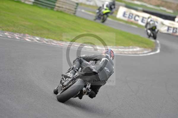 Mallory park Leicestershire;Mallory park photographs;Motorcycle action photographs;event digital images;eventdigitalimages;mallory park;no limits trackday;peter wileman photography;trackday;trackday digital images;trackday photos