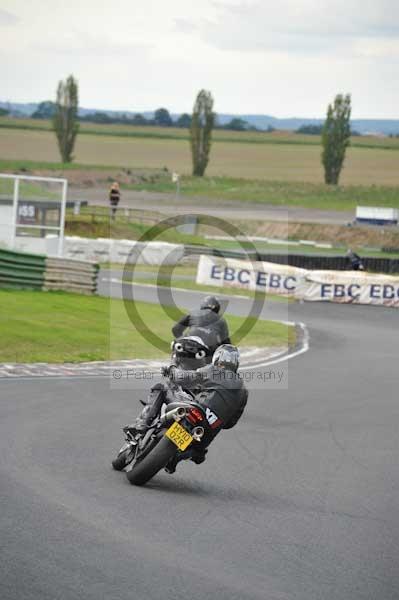 Mallory park Leicestershire;Mallory park photographs;Motorcycle action photographs;event digital images;eventdigitalimages;mallory park;no limits trackday;peter wileman photography;trackday;trackday digital images;trackday photos
