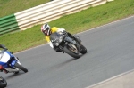 Mallory-park-Leicestershire;Mallory-park-photographs;Motorcycle-action-photographs;event-digital-images;eventdigitalimages;mallory-park;no-limits-trackday;peter-wileman-photography;trackday;trackday-digital-images;trackday-photos