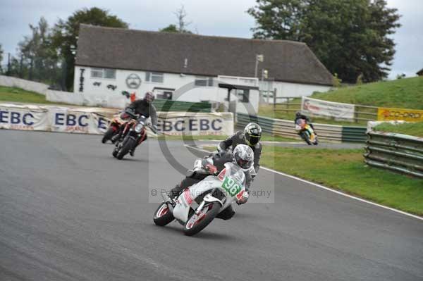 Mallory park Leicestershire;Mallory park photographs;Motorcycle action photographs;event digital images;eventdigitalimages;mallory park;no limits trackday;peter wileman photography;trackday;trackday digital images;trackday photos