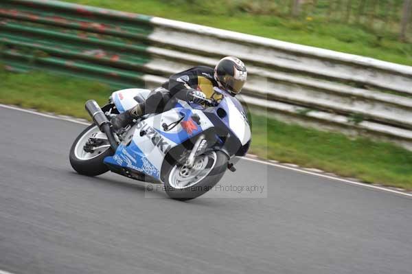 Mallory park Leicestershire;Mallory park photographs;Motorcycle action photographs;event digital images;eventdigitalimages;mallory park;no limits trackday;peter wileman photography;trackday;trackday digital images;trackday photos