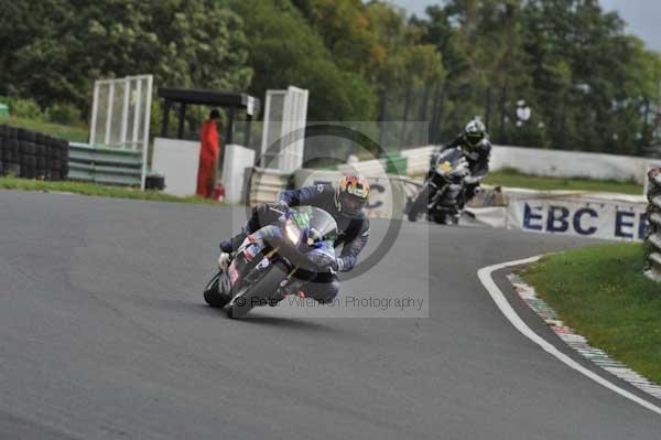 Mallory park Leicestershire;Mallory park photographs;Motorcycle action photographs;event digital images;eventdigitalimages;mallory park;no limits trackday;peter wileman photography;trackday;trackday digital images;trackday photos
