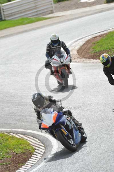 Mallory park Leicestershire;Mallory park photographs;Motorcycle action photographs;event digital images;eventdigitalimages;mallory park;no limits trackday;peter wileman photography;trackday;trackday digital images;trackday photos