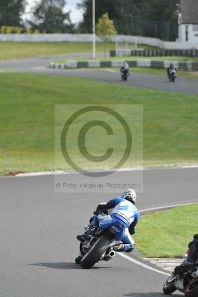 Mallory park Leicestershire;Mallory park photographs;Motorcycle action photographs;event digital images;eventdigitalimages;mallory park;no limits trackday;peter wileman photography;trackday;trackday digital images;trackday photos