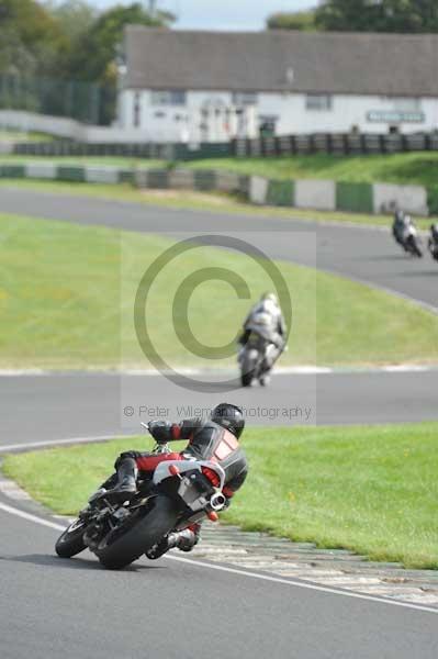 Mallory park Leicestershire;Mallory park photographs;Motorcycle action photographs;event digital images;eventdigitalimages;mallory park;no limits trackday;peter wileman photography;trackday;trackday digital images;trackday photos