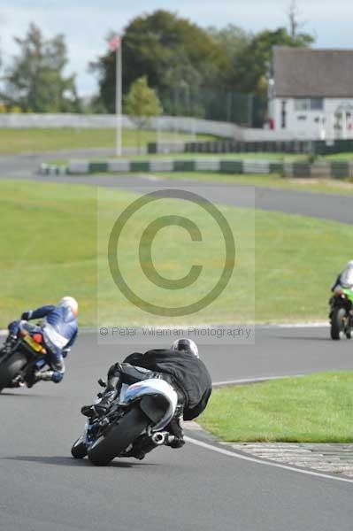 Mallory park Leicestershire;Mallory park photographs;Motorcycle action photographs;event digital images;eventdigitalimages;mallory park;no limits trackday;peter wileman photography;trackday;trackday digital images;trackday photos