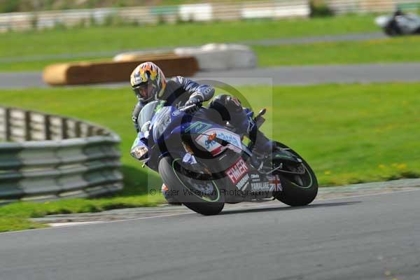 Mallory park Leicestershire;Mallory park photographs;Motorcycle action photographs;event digital images;eventdigitalimages;mallory park;no limits trackday;peter wileman photography;trackday;trackday digital images;trackday photos