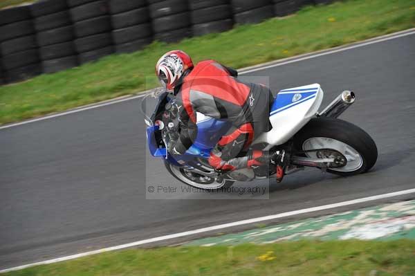 Mallory park Leicestershire;Mallory park photographs;Motorcycle action photographs;event digital images;eventdigitalimages;mallory park;no limits trackday;peter wileman photography;trackday;trackday digital images;trackday photos