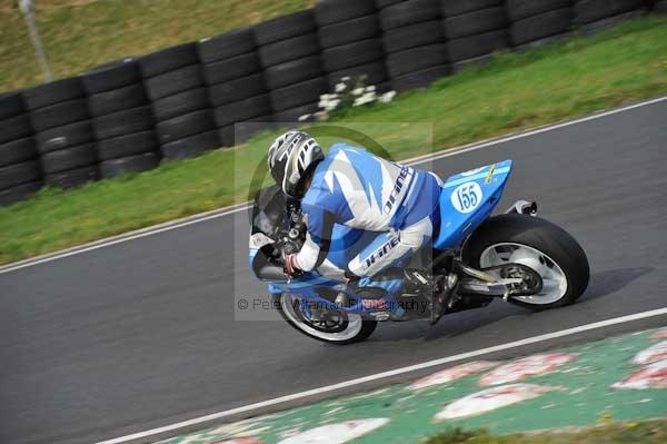 Mallory park Leicestershire;Mallory park photographs;Motorcycle action photographs;event digital images;eventdigitalimages;mallory park;no limits trackday;peter wileman photography;trackday;trackday digital images;trackday photos